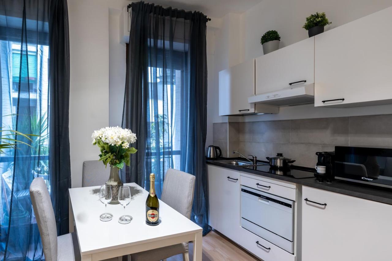 Suite 1,2 Porta Milano Centro Parking Free Luaran gambar
