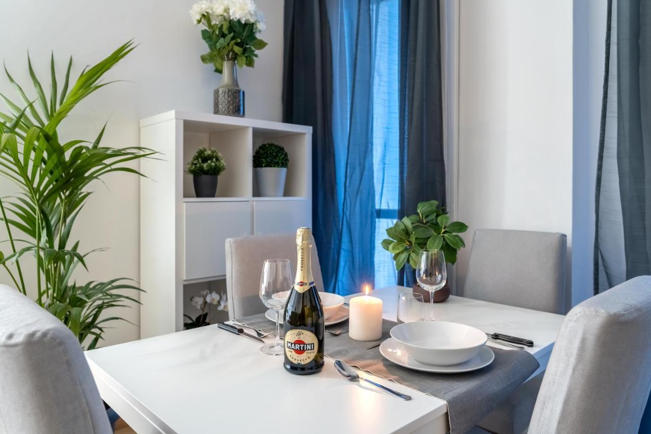 Suite 1,2 Porta Milano Centro Parking Free Luaran gambar