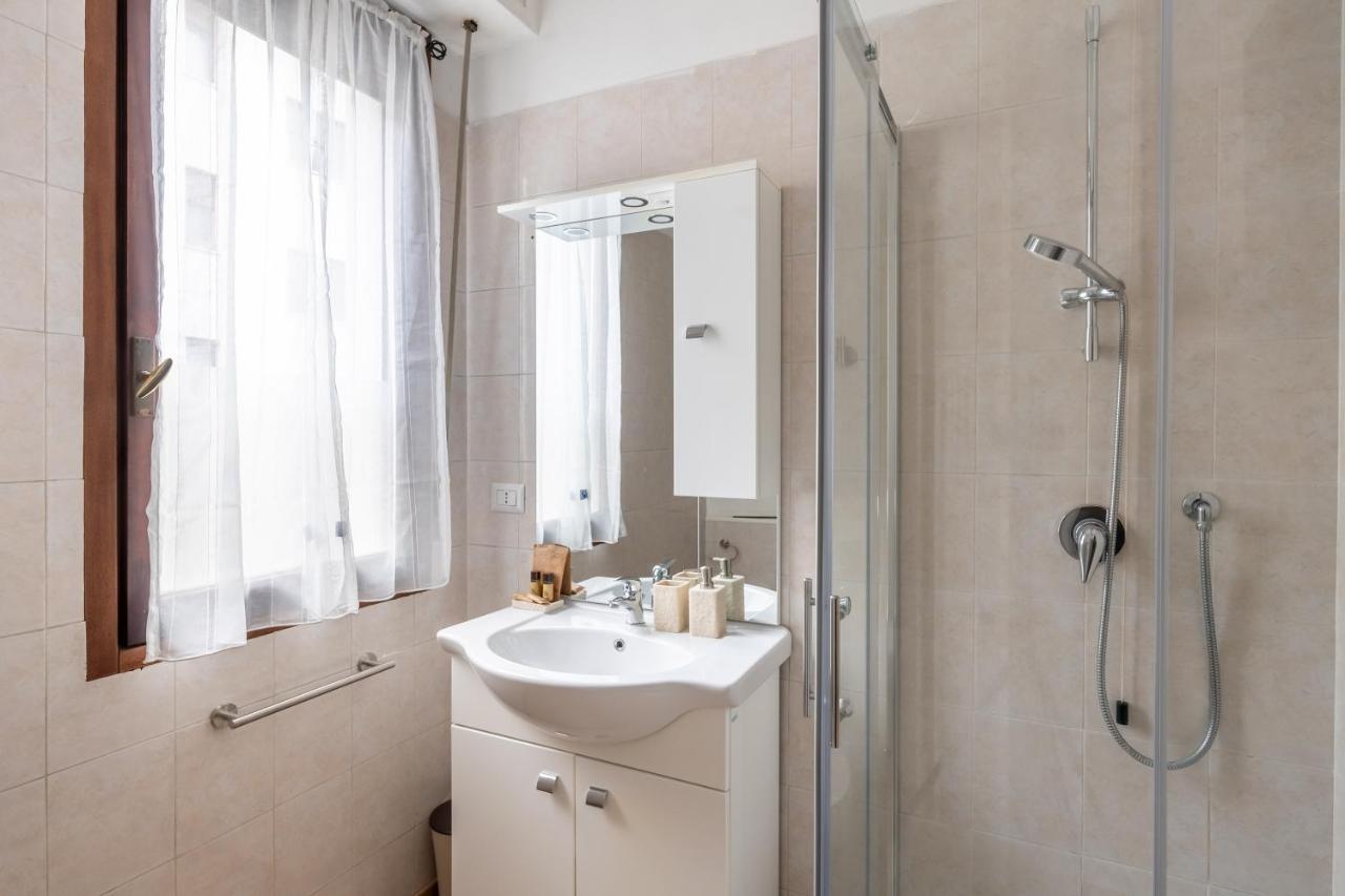 Suite 1,2 Porta Milano Centro Parking Free Luaran gambar