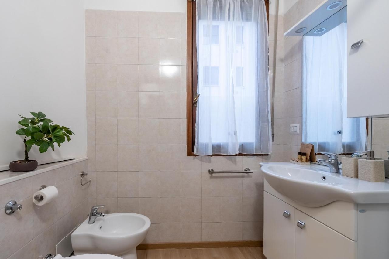 Suite 1,2 Porta Milano Centro Parking Free Luaran gambar
